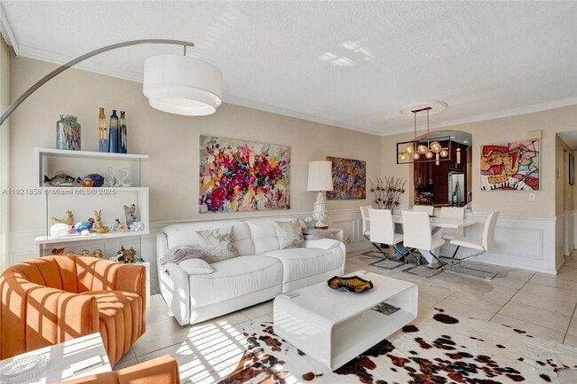 Building Photo - 330 SE 2nd St