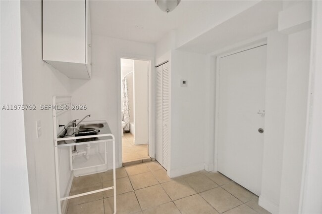 Building Photo - 1160 W 26th St