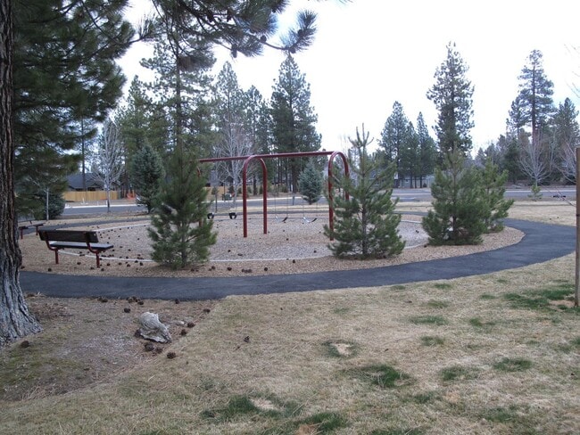 Building Photo - Live in Beautiful Sisters Oregon
