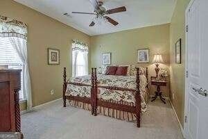 Building Photo - 232 Begonia Ct