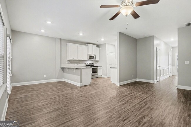 Building Photo - 7051 Fringe Flower Dr