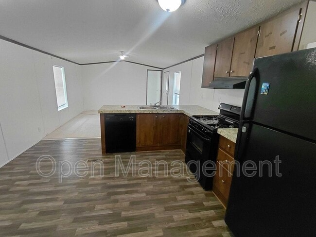 Building Photo - 301 Mantle Ave