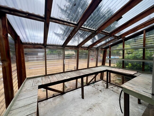 Building Photo - Updated 3BD Rambler w/ Exterior Amenities