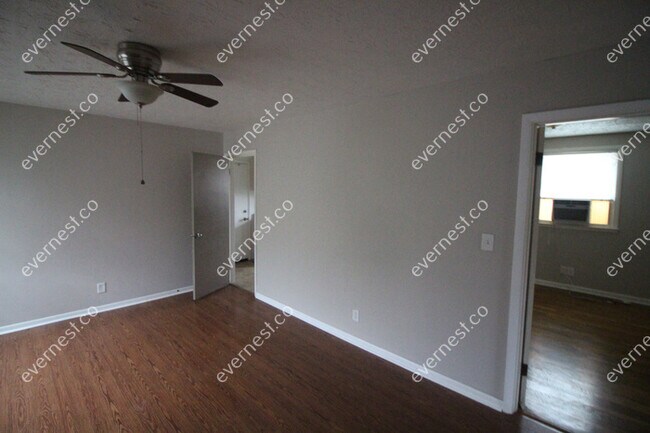 Building Photo - 3 bed / 1 bath