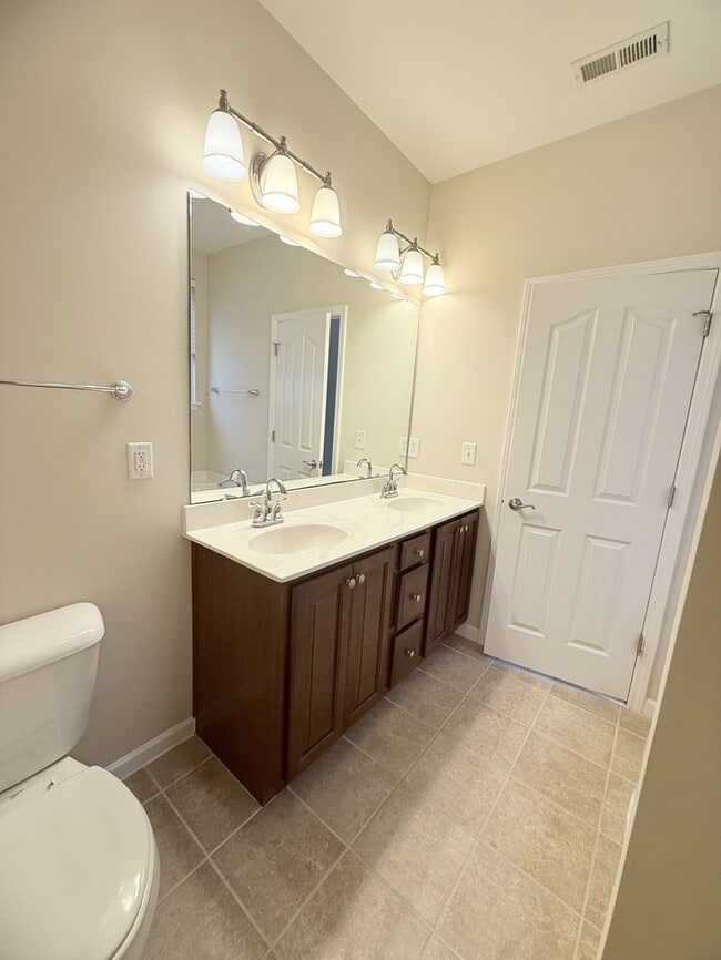 Building Photo - 7850 Cape Charles Dr