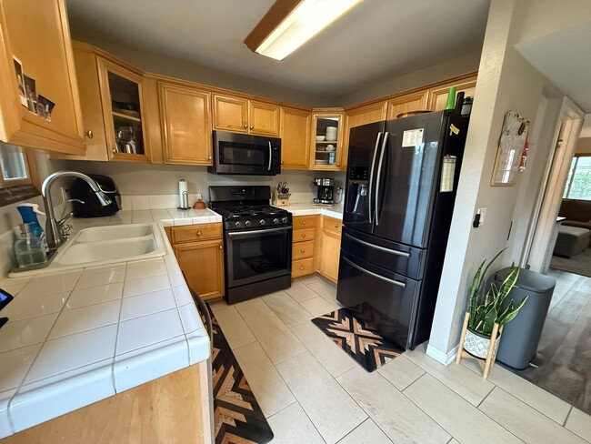 Building Photo - 2BR/1.5BA Condo in ALPINE available w/ 2 assigned parking spots!