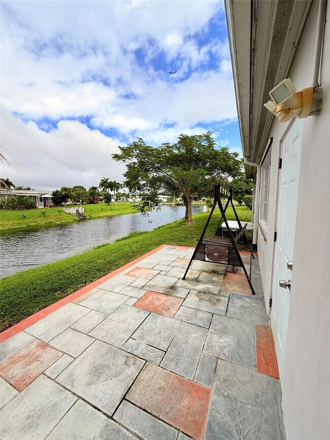 Building Photo - 6905 NW 15th St