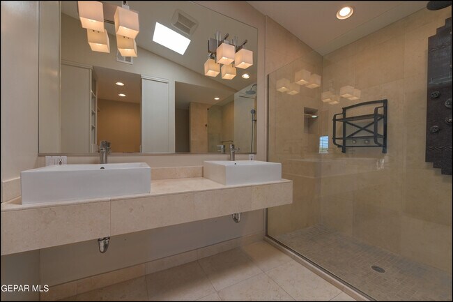 Building Photo - 601 Firedale Ln