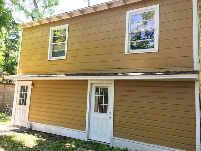 Primary Photo - 417 Patterson St