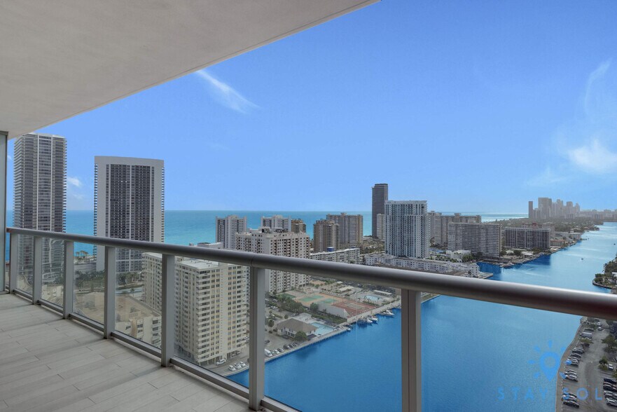 Building Photo - 2602 E Hallandale Beach Blvd