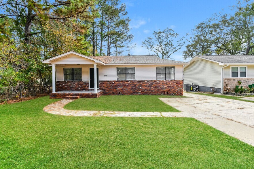 Building Photo - 1131 26th Ave N