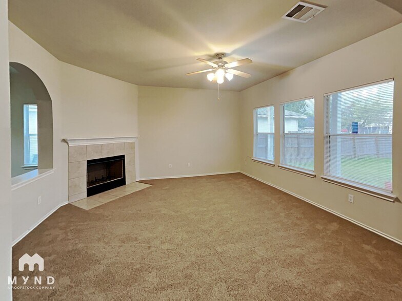 Building Photo - 13316 Marie Ln