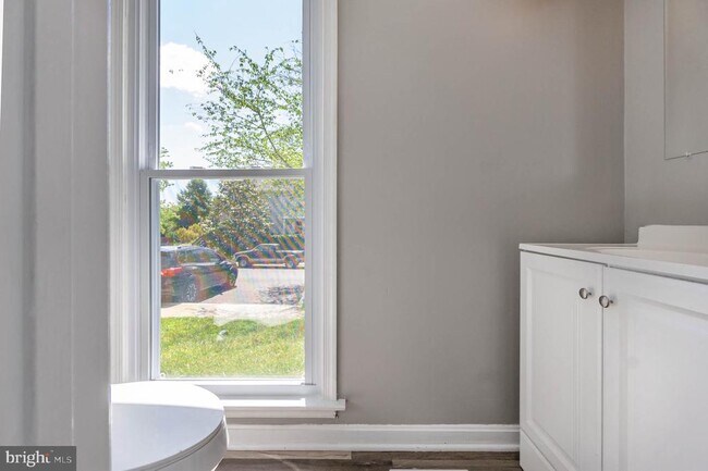 Building Photo - 324 Talbot Ct