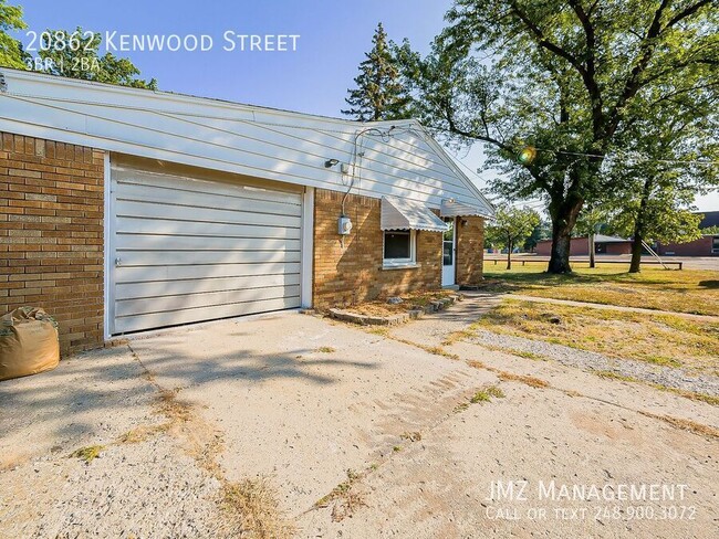 Building Photo - 20862 Kenwood St