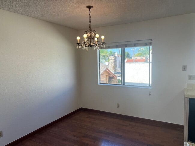 Building Photo - 2 bedroom 2 bath duplex for rent in Kensington!