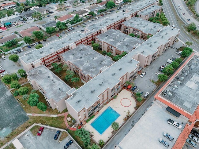 Building Photo - 1900 W 68th St