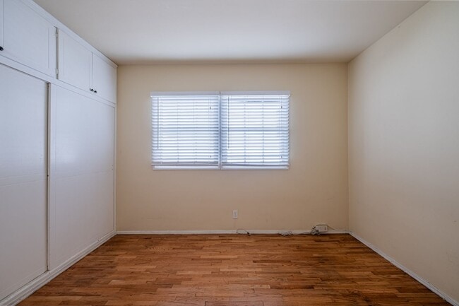 Building Photo - 1504 S Catalina Ave