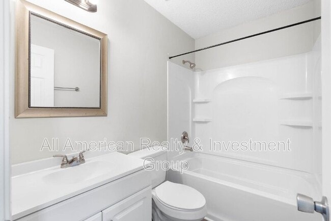 Building Photo - 333 Hudson Dr