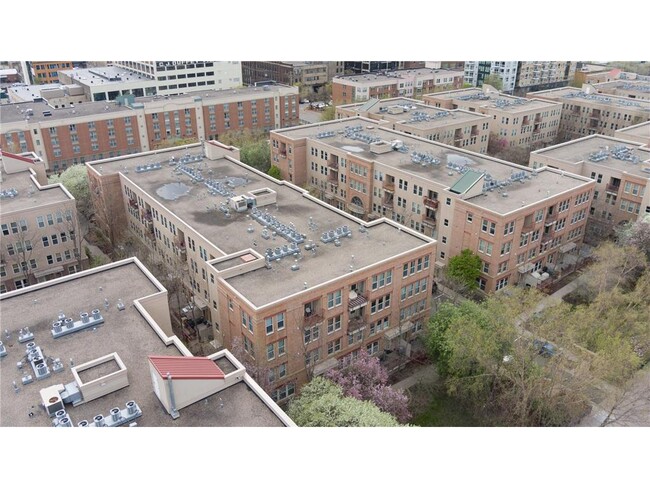 Building Photo - 545 N 1st St