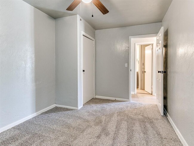 Building Photo - 3220 NE 14th Pl