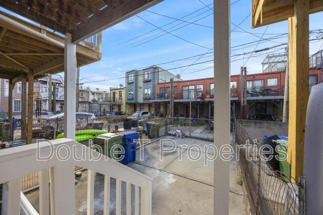 Building Photo - 10 N Ellwood Ave