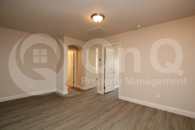 Building Photo - 2679 N Riley Rd