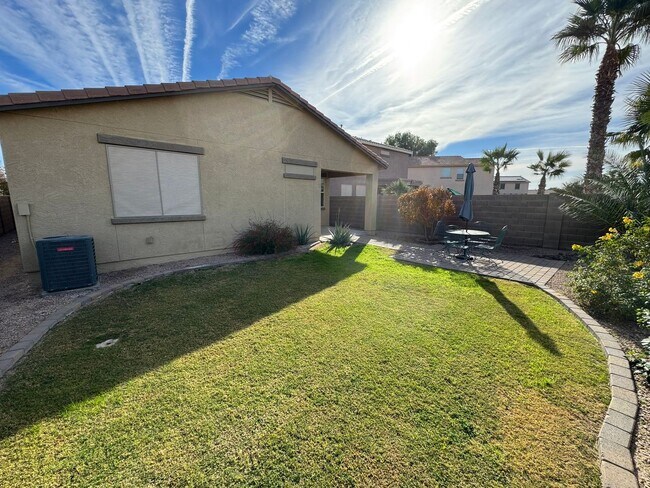 Building Photo - Beautiful 4-bedroom, 2-bath single-story home with Fully Landscaped Backyard