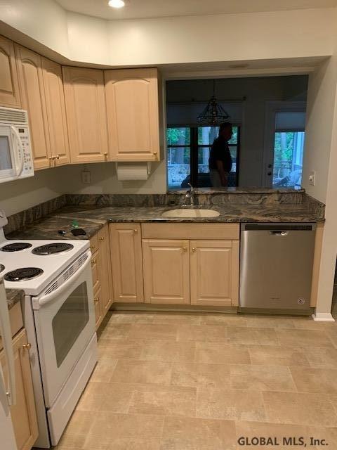 Building Photo - 14 Mohawk Trail