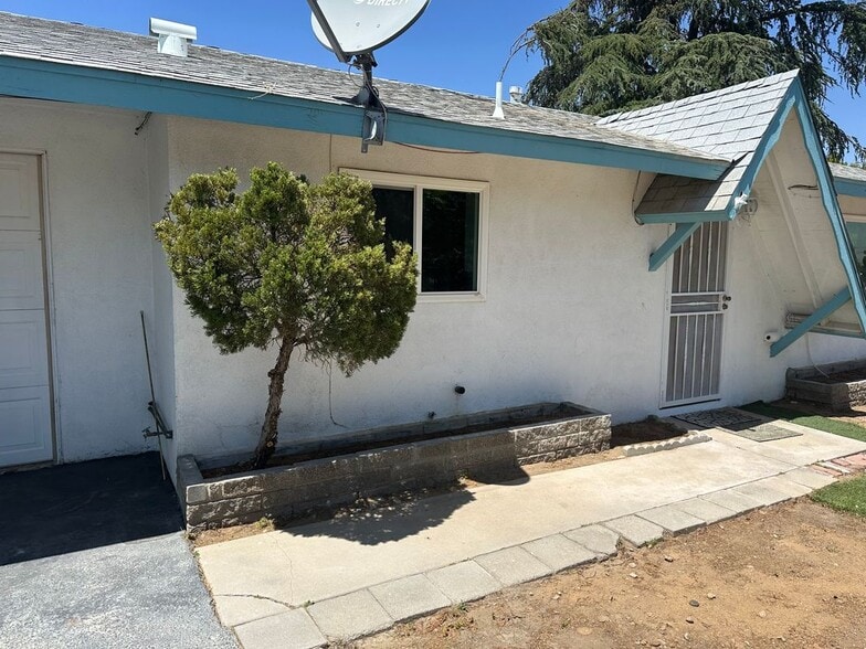 Building Photo - 16119 Spruce St