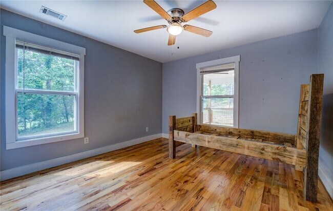 Building Photo - 4979 Snook Thompson Rd SE