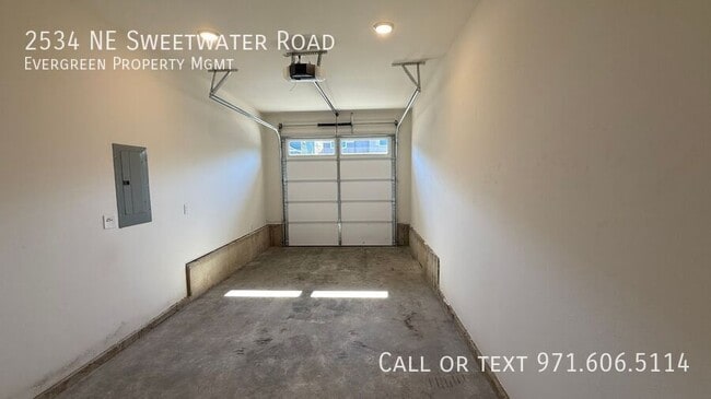 Building Photo - 2534 NE Sweetwater Rd