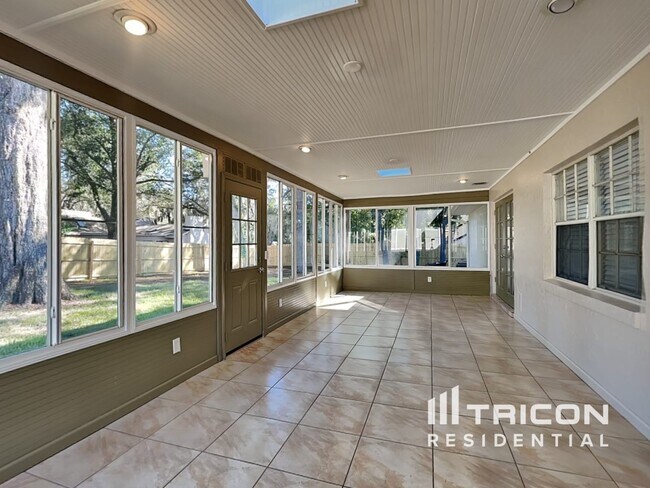 Building Photo - 1557 Skye Ct