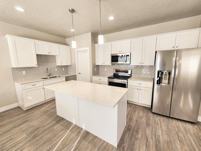 Building Photo - 277 E 1500 N St