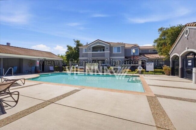 Building Photo - 885 Halidon Way