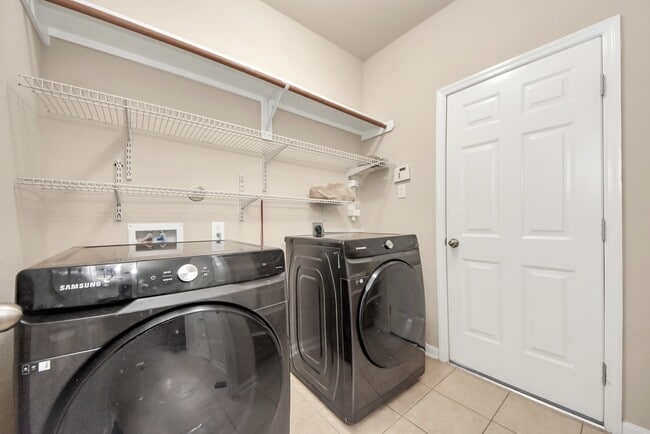 Building Photo - 1251 Glenwood Canyon Ln