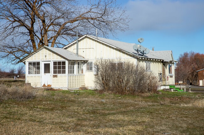 Building Photo - 810 Watt Canyon Rd