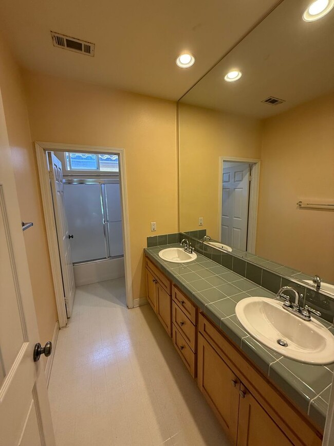 Building Photo - Luxury 5 Bedroom, 4.5 Bath Home in Otay Ra...