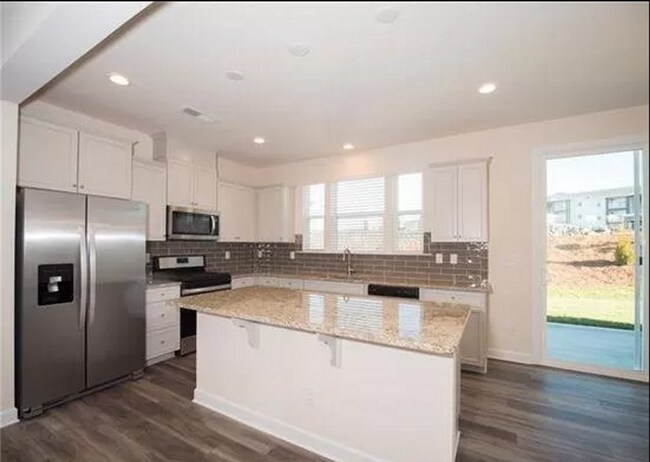 Building Photo - 5848 Clan MacLaine Dr