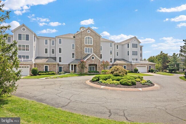 Building Photo - 4700 Water Park Dr
