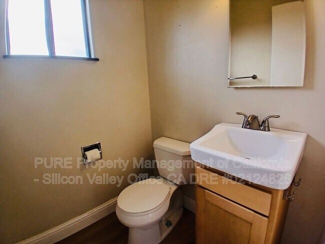 Building Photo - 7555 Sunset Way