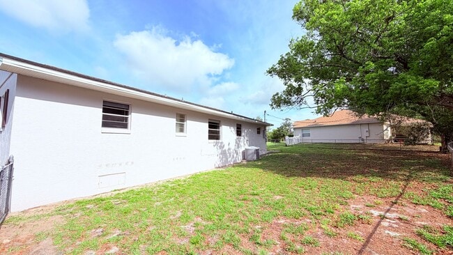 Building Photo - Beautifully Renovated 3-Bedroom Home with Upgrades in Deltona Lakes!!!