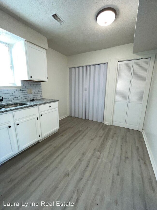 Building Photo - 3 br, 1 bath House - 1101 E South Ave