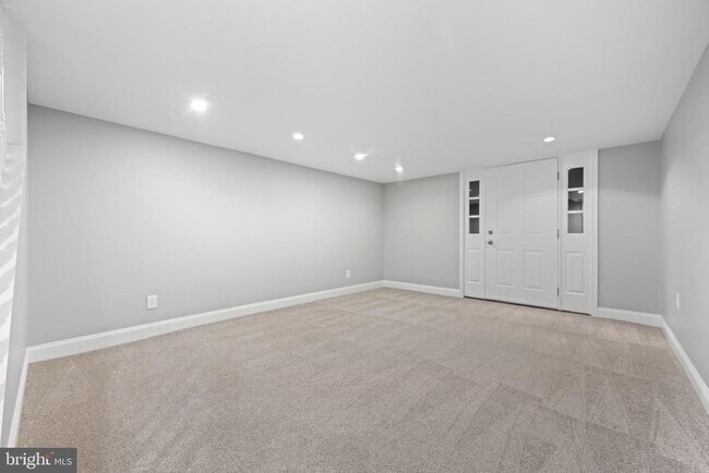 Building Photo - 3 Buttonwood Ave