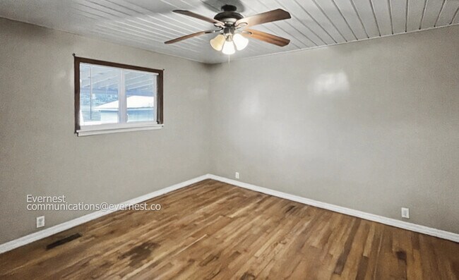 Building Photo - Beautiful 3 Bed and 2 Bath Home in Rossville