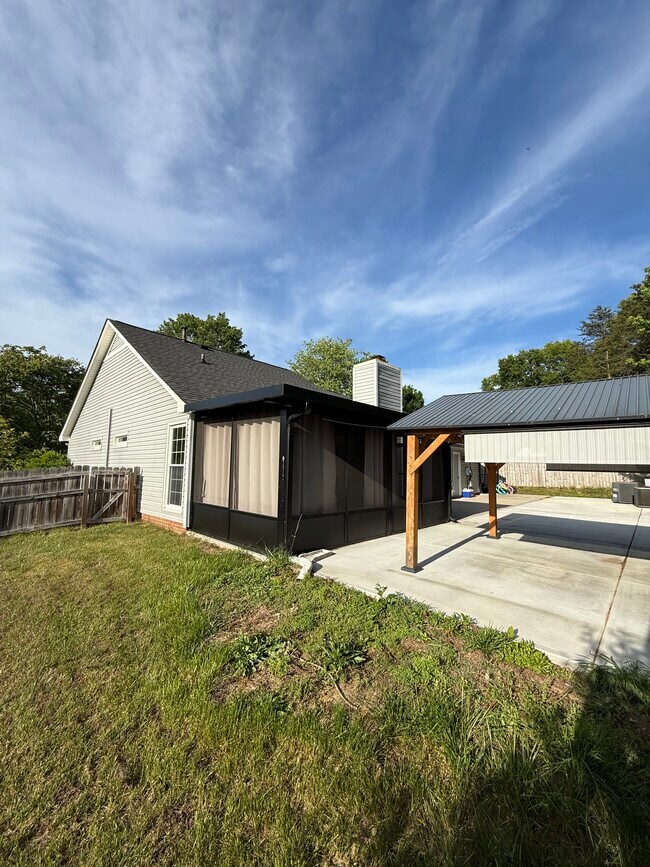 Building Photo - 3216 Timberwolf Ave