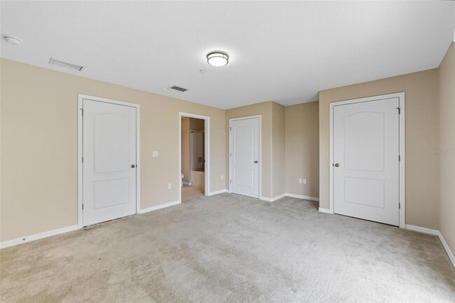 Building Photo - 2521 Lexington Oak Dr