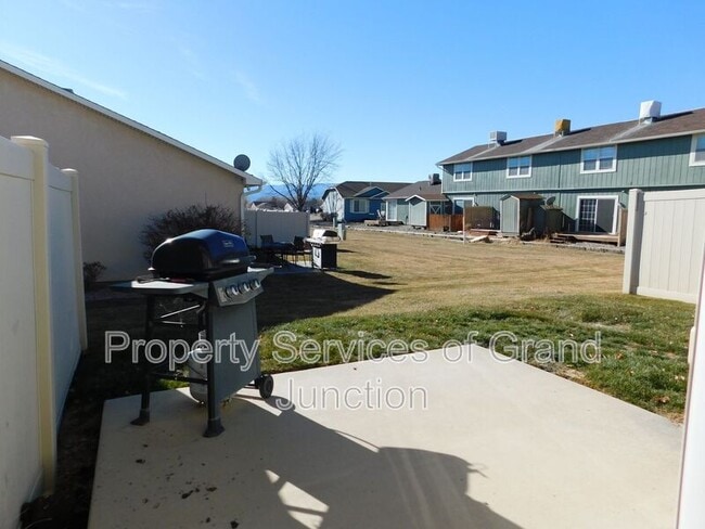 Building Photo - 2881 1/2 Cascade Avenue