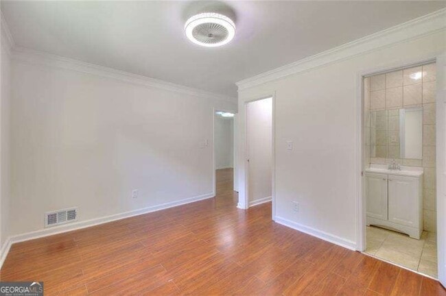 Building Photo - 3946 Green Oak Dr