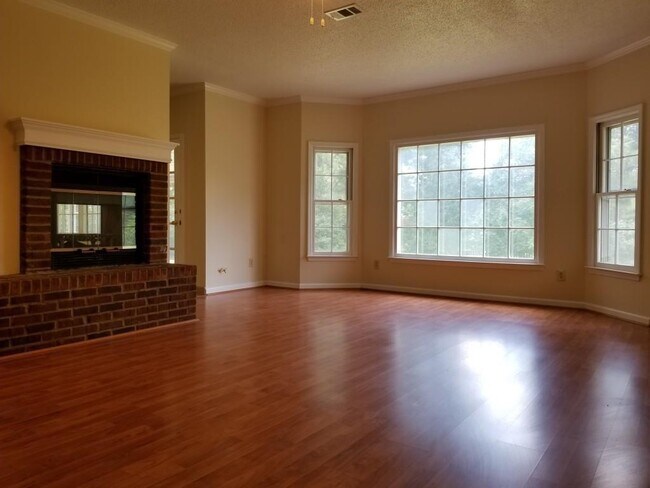 Building Photo - 10580 Stonepoint Pl