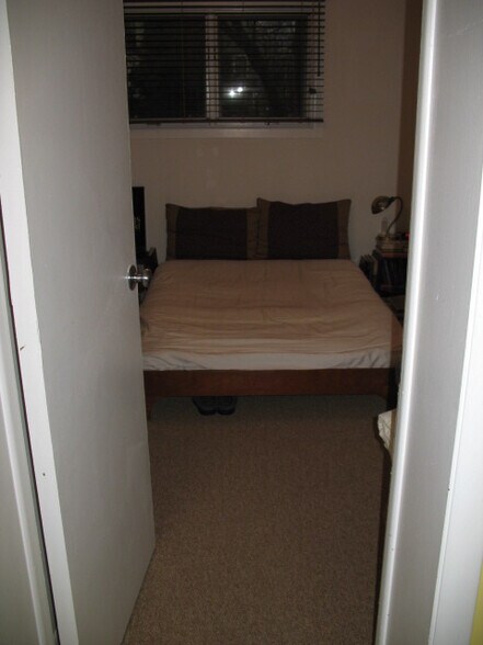 Building Photo - 431 3rd St